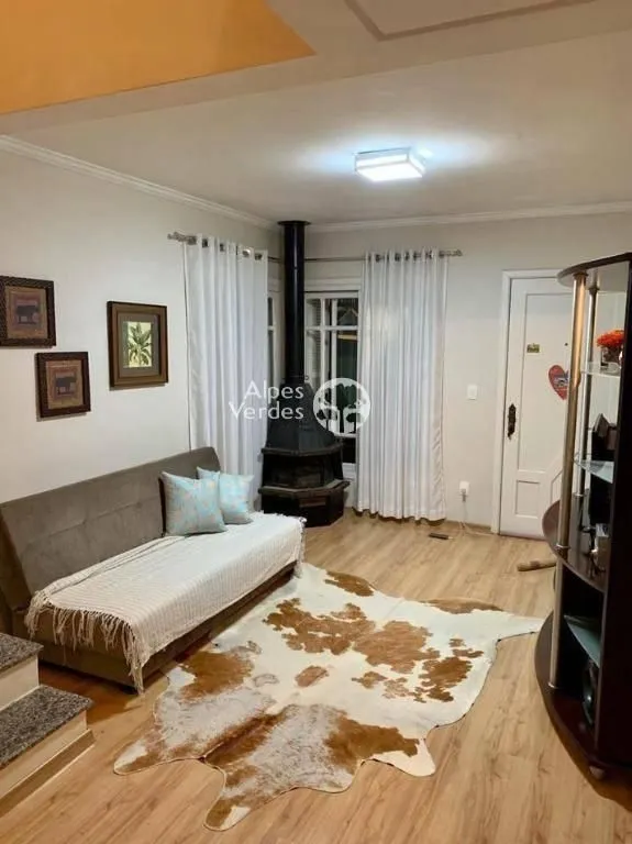 Imagem Vende-se casa com 3 dormitórios no condomínio dos Lagos em Gramado
