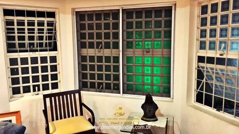 Imagem LINDO SOBRADO 244M², 3 DORMITORIOS COM 1 SUÍTE MASTER E ÓTIMA LOCALIZAÇÃO NO QUINTA DAS VIDEIRAS
