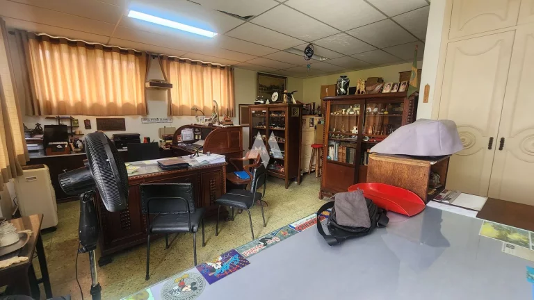 Imagem Sobrado Espetacular no Coração do Embaré – Conforto, Elegância e Localização Privilegiada