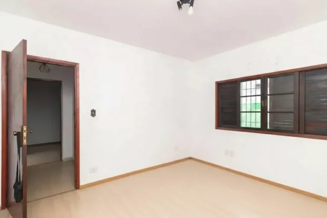 Imagem Sobrado 3 Dorm e Edícula com 4 vagas - próximo Metrô e Parque Ceret