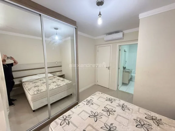 Imagem Cobertura com pequena vista ao mar