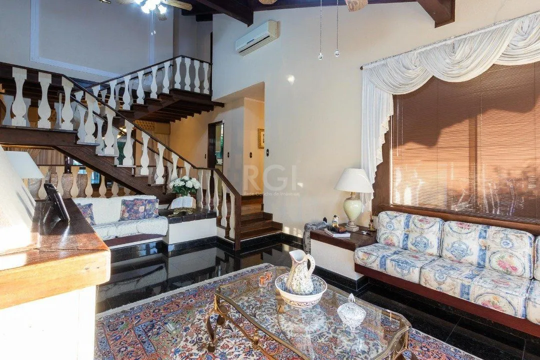 Imagem Casa para Venda - 430m², 4 dormitórios, sendo 2 suites, 4 vagas - Vila Assunção