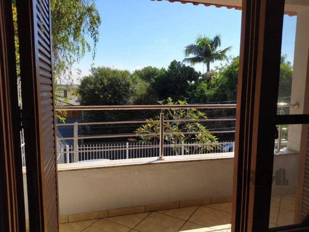 Imagem Casa 234m² - 3 dormitórios, 1 suíte e vaga para 6 carros no Jardim São Pedro