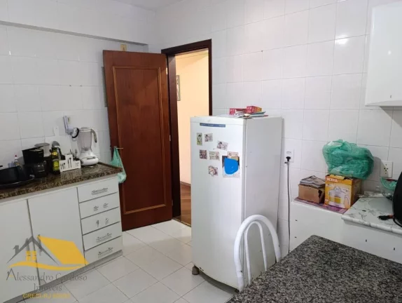 Imagem Vendo Amplo Apartamento no Centro de Nova Friburgo