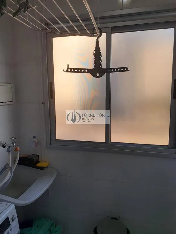 Imagem Apartamento com 2 dormitorios 1 vaga , varanda na Cidade Lider .