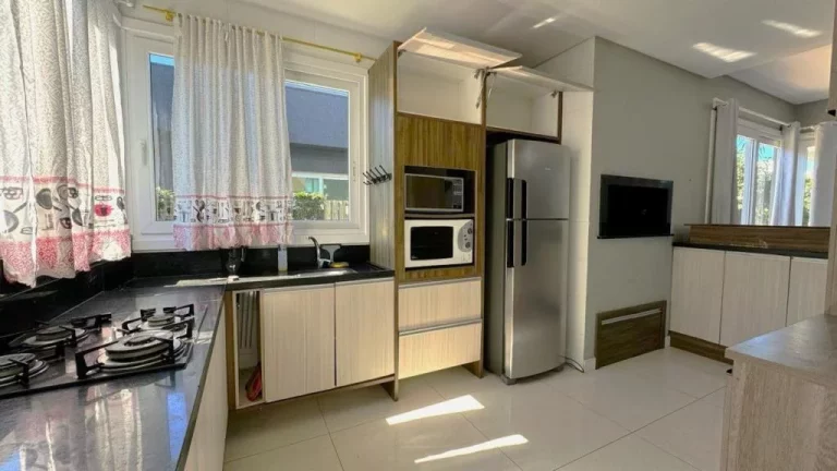 Imagem Casa em Condominio 4 Dormitórios - Bairro Zona Nova