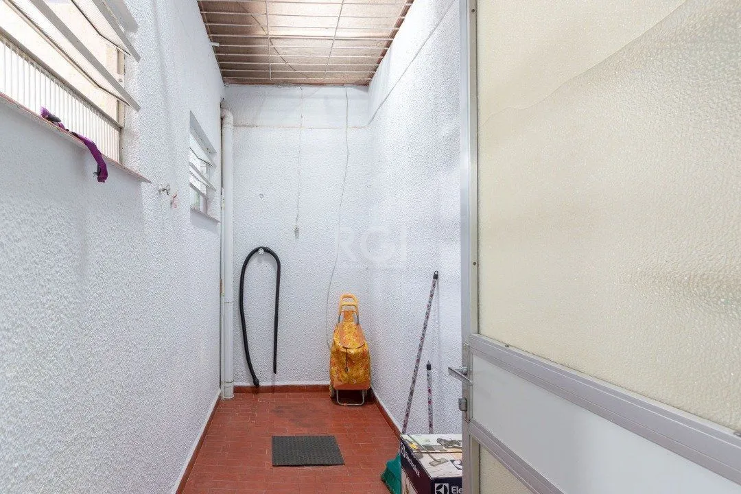 Imagem Casa para Venda - 160m², 3 dormitórios, sendo 2 suites, 3 vagas - Cristal