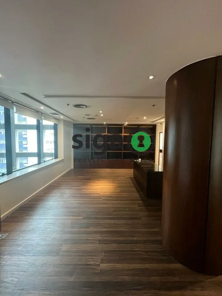 Imagem Sala Comercial e 4 banheiros à Venda, 292 m² por R$ 41.000,00