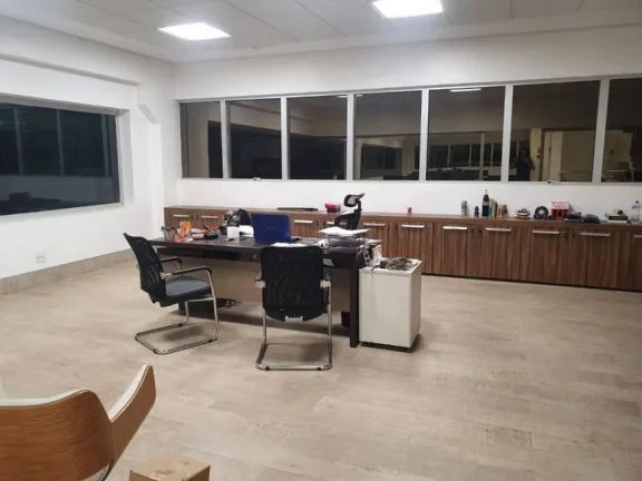 Imagem Galpão para Venda com 2489m², 2 salas e 5 vagas!!!