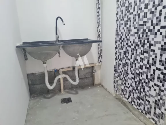 Imagem Sobrado Comercial para alugar no Canal 01 em Santos - SP