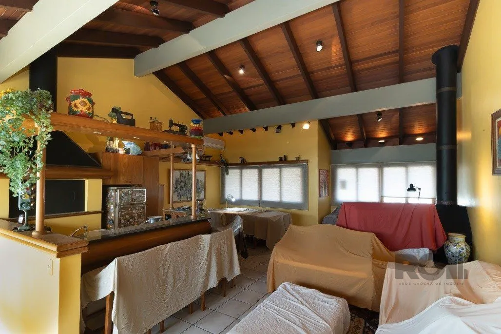 Imagem Casa incrível com 444m² privativos, para uso misto, residencial ou comercial.