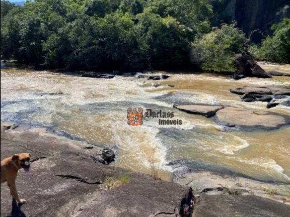 Imagem Fazenda com 10 dormitórios à venda, 1600627 m² por R$ 10.000.000 - São Sebastião do Alto/RJ