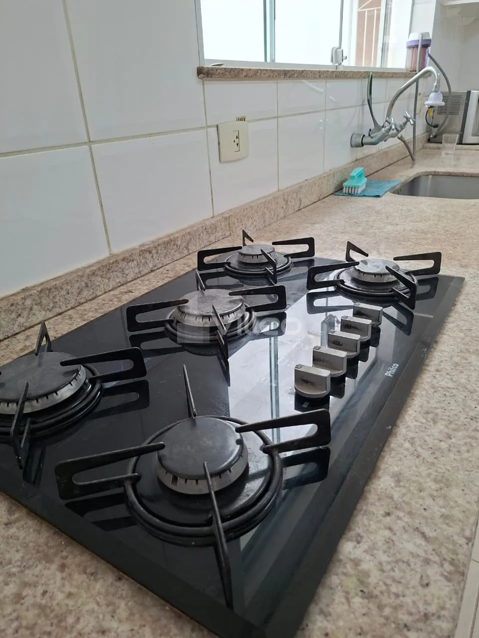 Imagem Venha conhecer e se encantar por essa confortável casa num dos condomínios mais tradicionais de So...