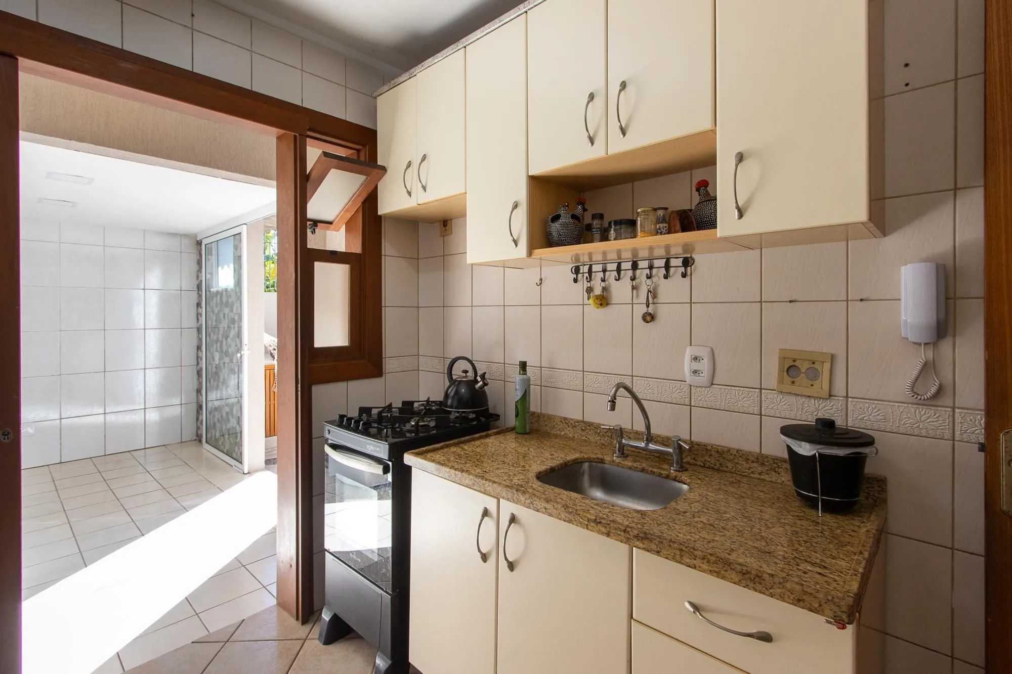 Imagem Casa em condomínio fechado, 104m² privativos, 2 quartos, 1 vaga, bairro Camaquã
