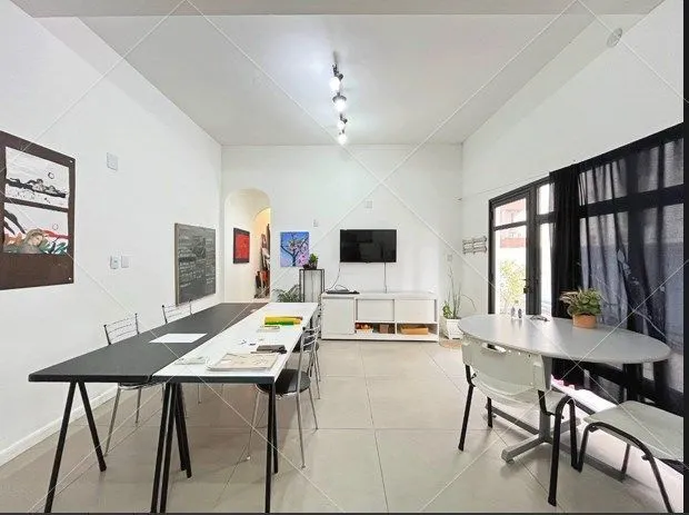 Imagem Casa para Venda - 3 dormitórios, sendo 1 suites, 2 vagas - Menino Deus