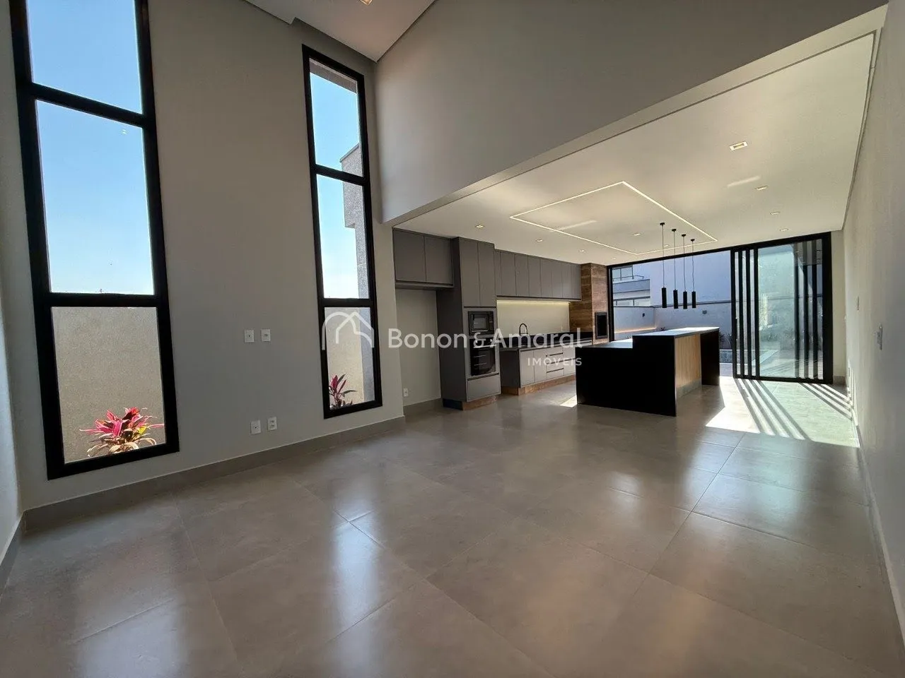Imagem Casa Térrea à venda com 03 quartos por R$ 2.170.000,00 no Condomínio Santorini bairro Parque Brasil 500, em Paulínia