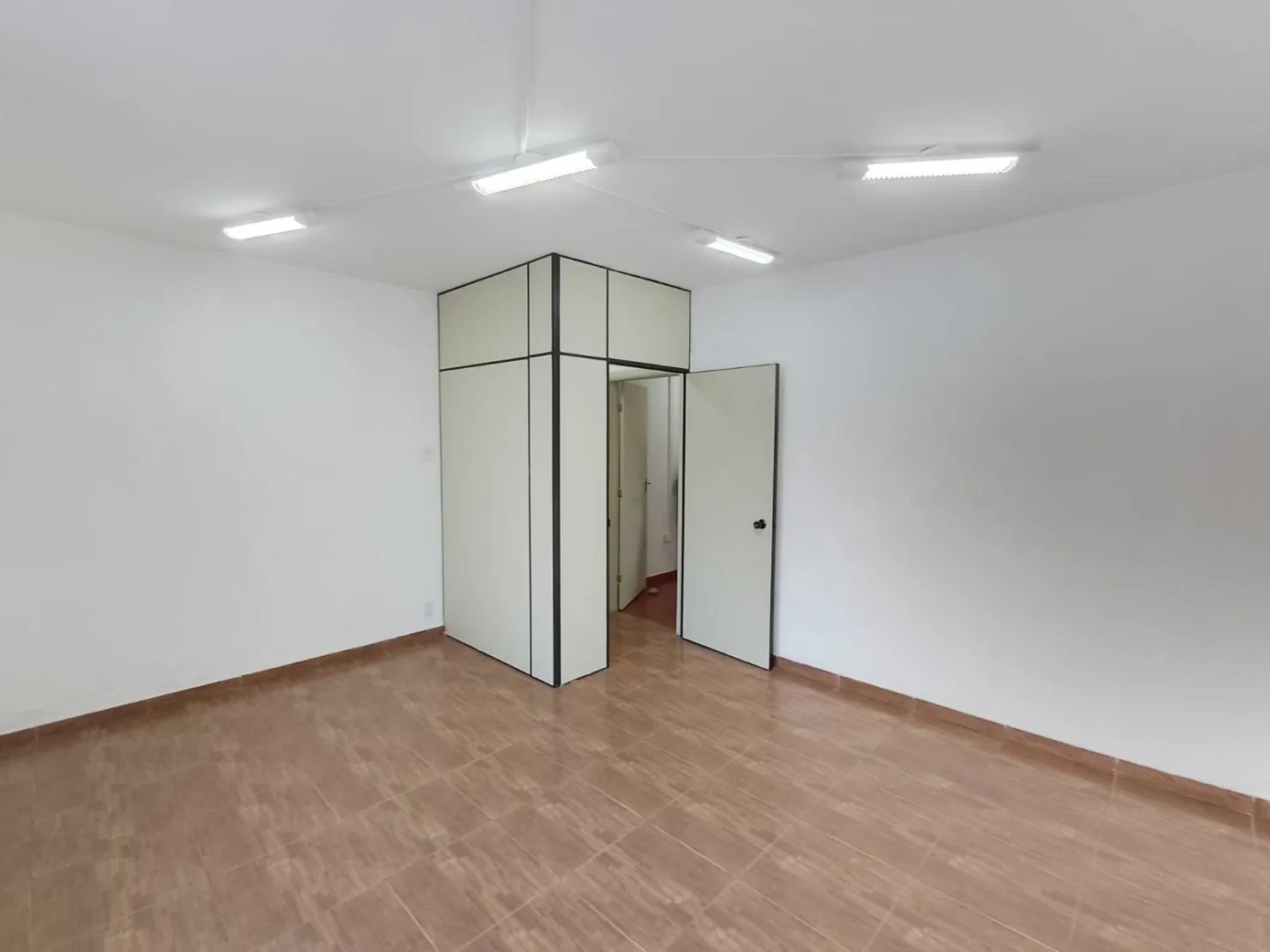Imagem Comercial para Locação 4 Suites, 3 Vagas, 183M², Jardim das Nações, Taubaté - SP