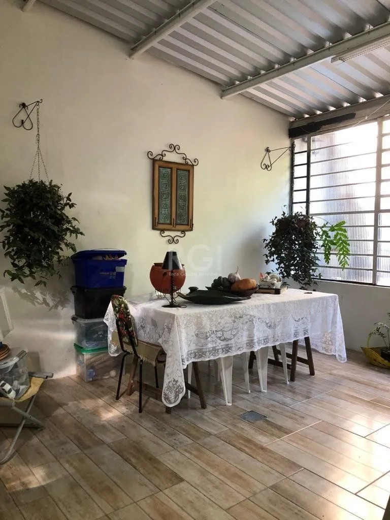 Imagem Casa para Venda - 178.5m², 3 dormitórios, sendo 2 suites, 2 vagas - Tristeza