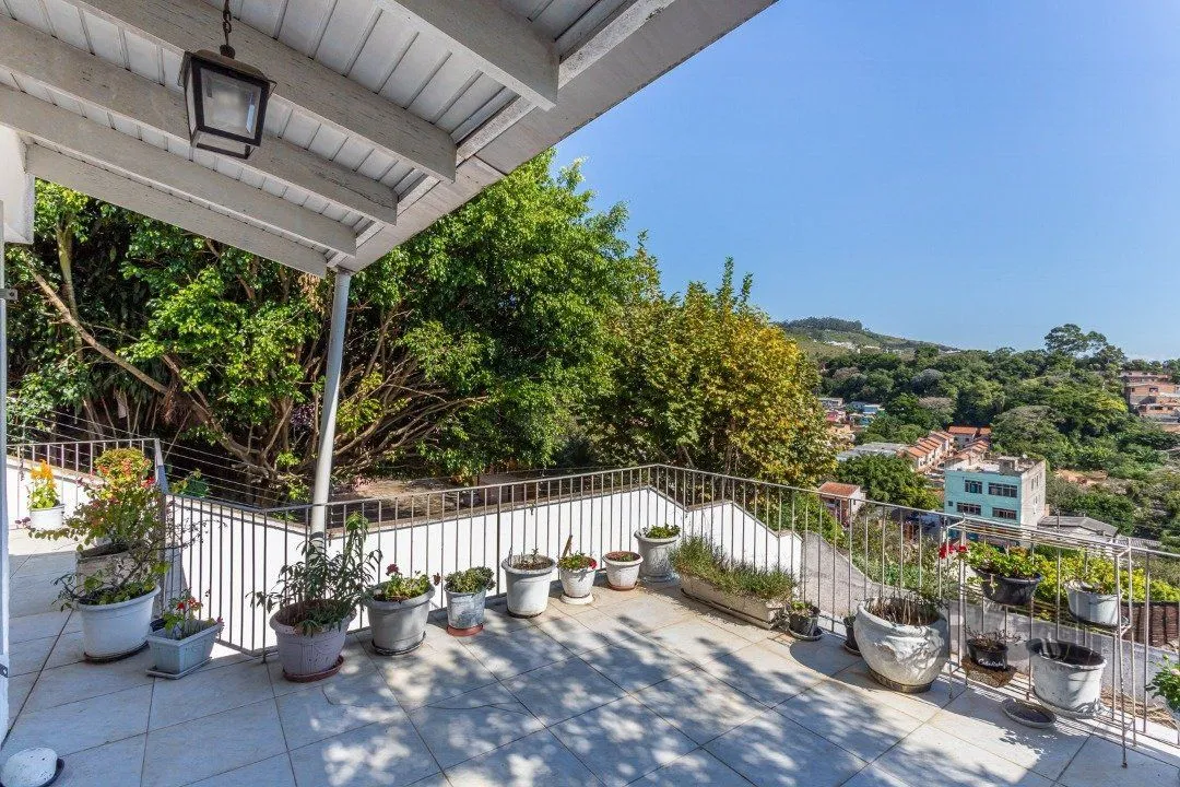 Imagem Casa com 3 Quartos à Venda, 293 m² por R$ 650.000