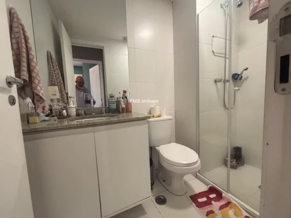 Imagem Apartamento à venda na Consolação - São Paulo: 2 quartos, 1 sala, 2 banheiros, 1 vaga de garagem - 64m² de área.