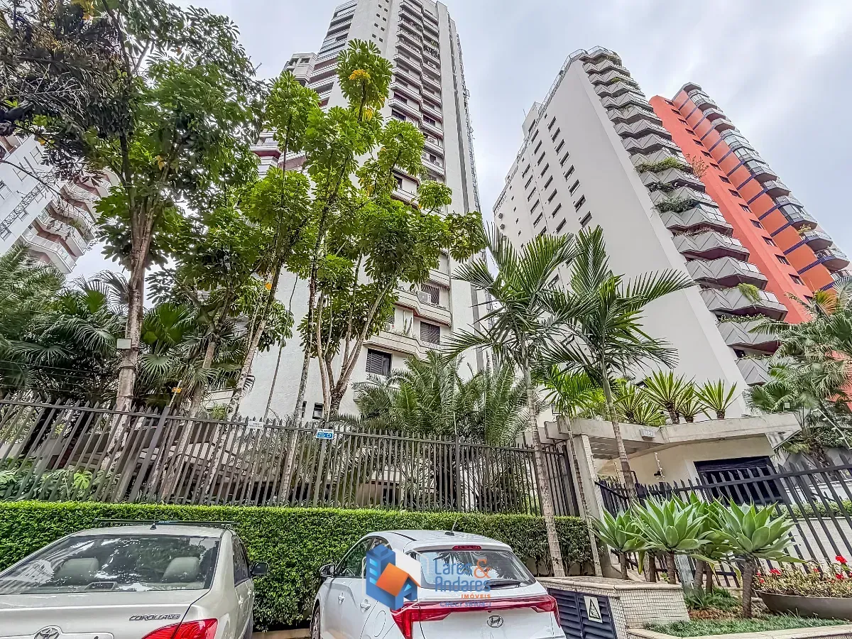 Foto do imóvel Apartamento para venda em Itaim Bibi com 4 quartos, sendo 3 suítes, 181m² em Rua Jesuíno Arruda