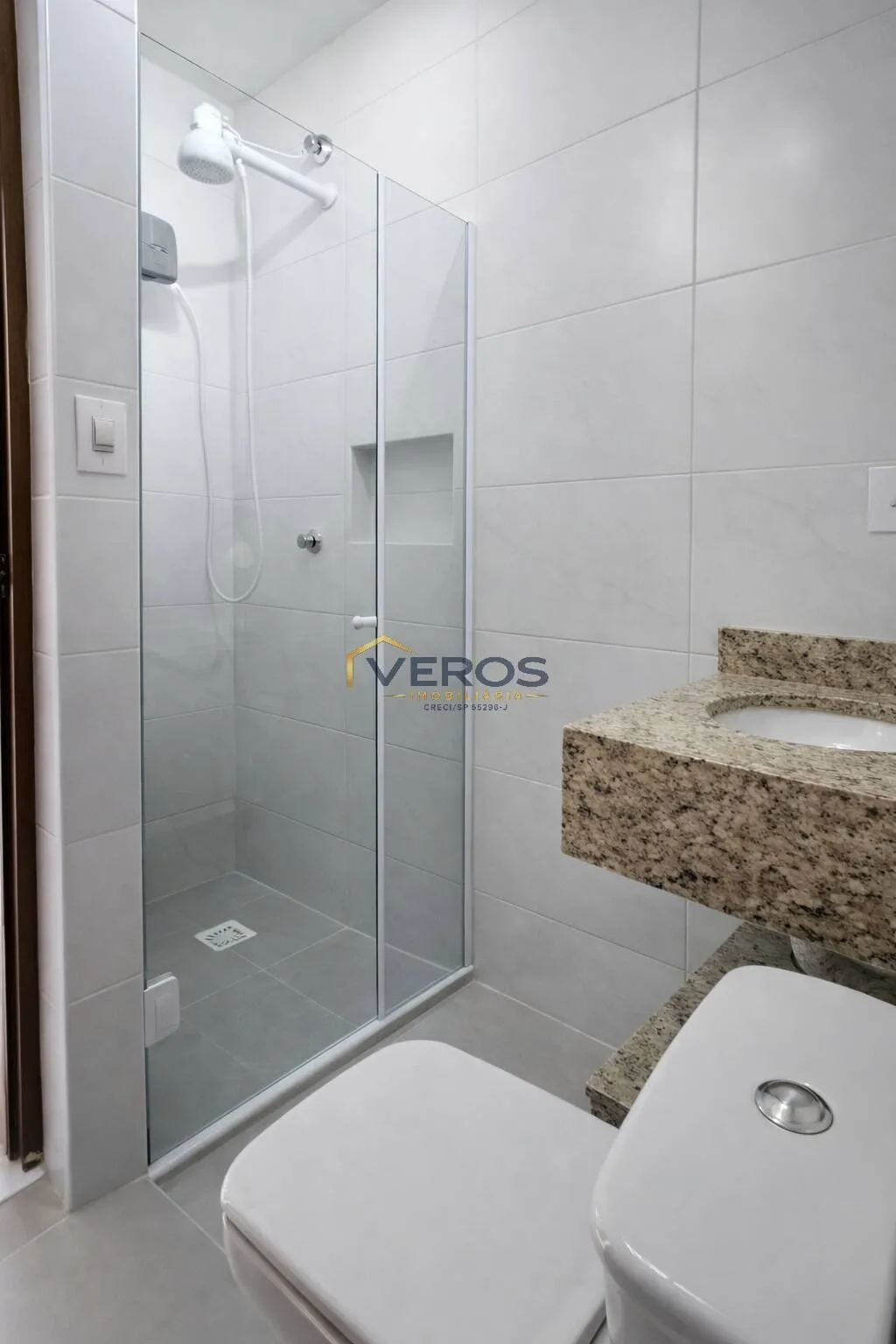 Imagem Apartamento a venda com 2 quartos e piscina na Martim de Sá - Caraguá