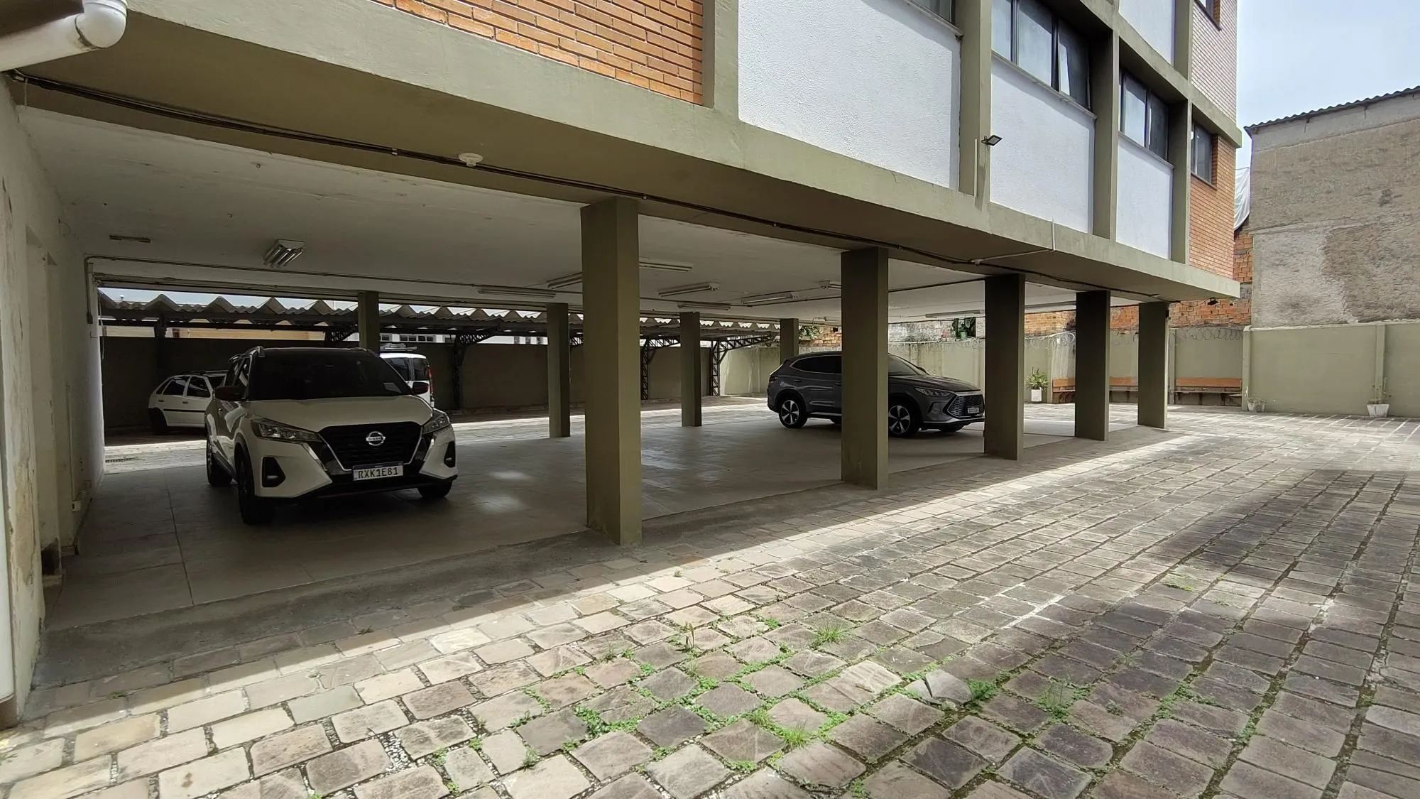 Imagem Prédio Comercial no bairro Menino Deus.