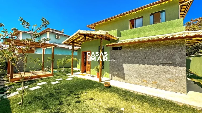 Imagem Casa moderna em condomínio à venda em Búzios-RJ, 3 suítes, 4 banheiros, 2 vagas, 250m² na Baía Formosa. Aproveite!