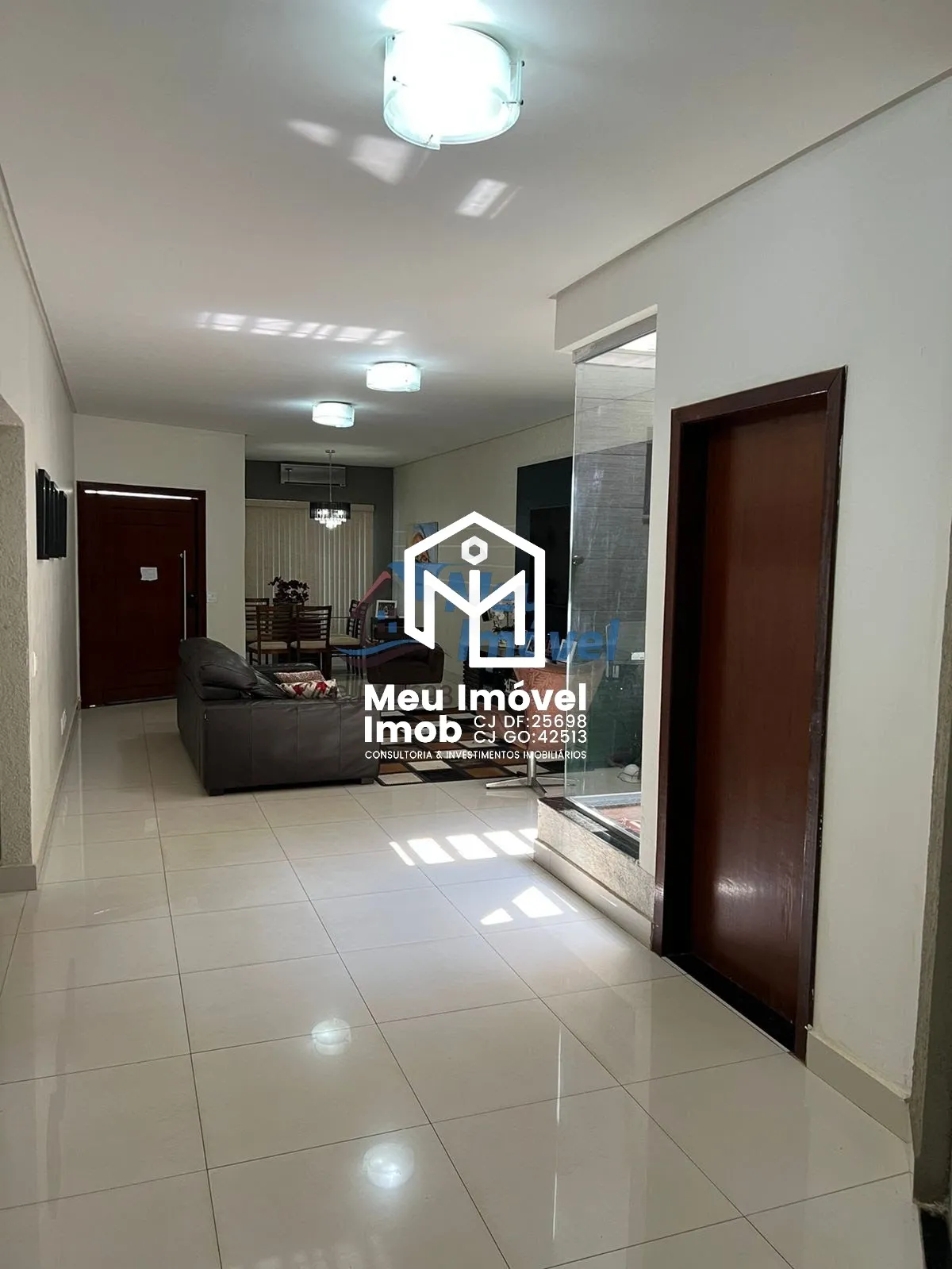 Imagem Casa 4 Quartos 3 Suítes 2 Vagas 400m²