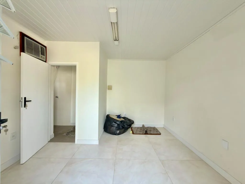 Imagem Casa 3 Dormitórios - Bairro Zona Nova