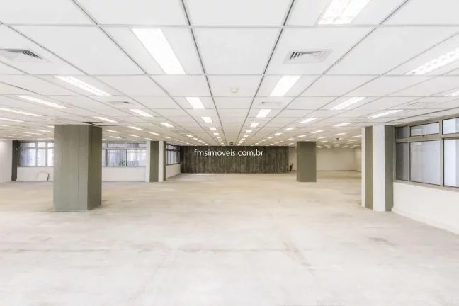 Imagem Conjunto comercial com 941m² na Av. Pres. Juscelino Kubitschek