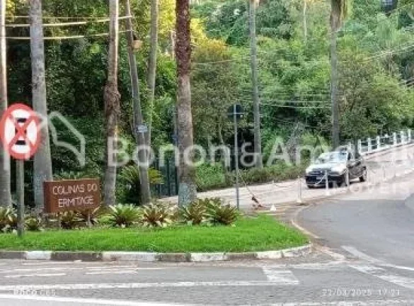 Imagem O lote tem 618 m² em declive, localizado ao lado da mata, garantindo contato direto com a natureza,...