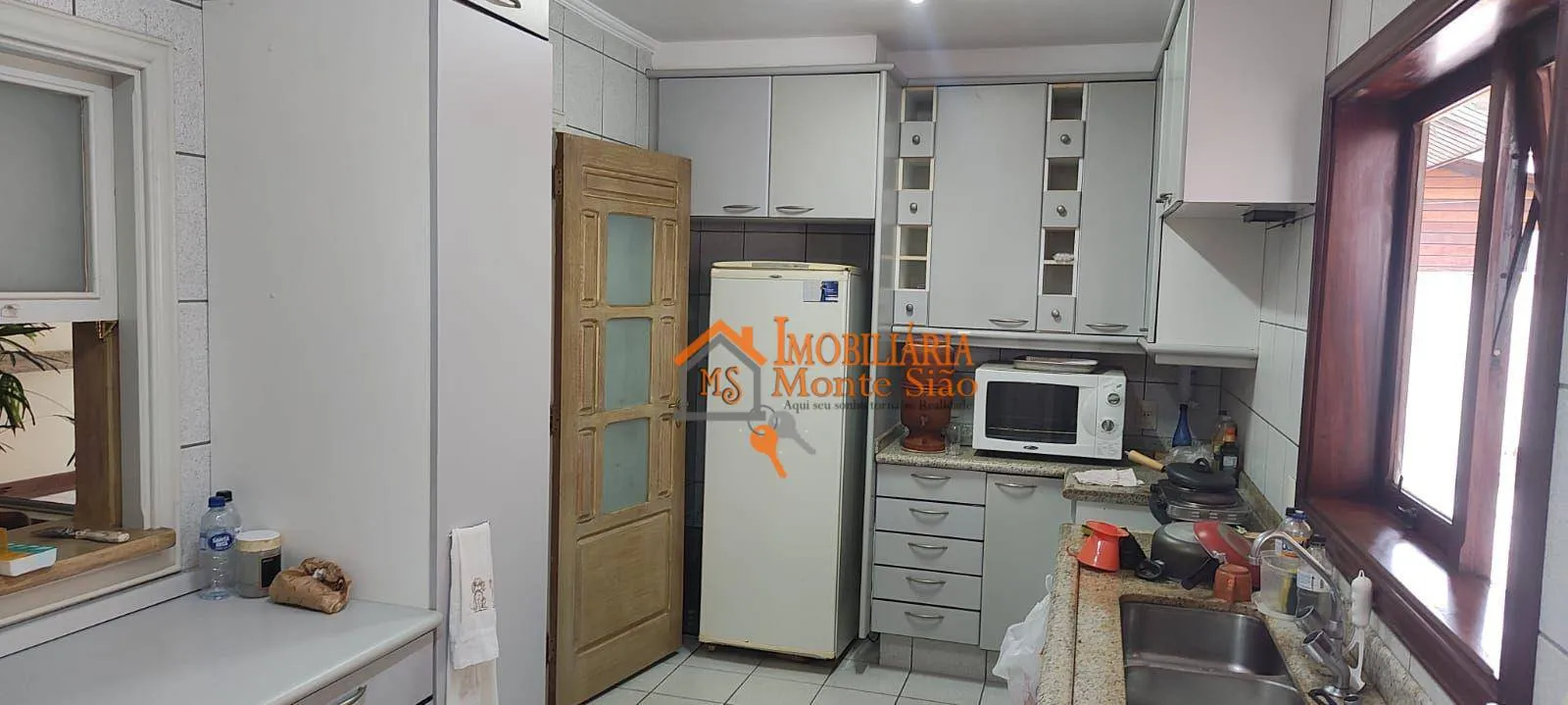 Imagem Sobrado com 4 dormitórios à venda, 500 m² por R$ 2.500.000,00 - Arujazinho II - Arujá/SP