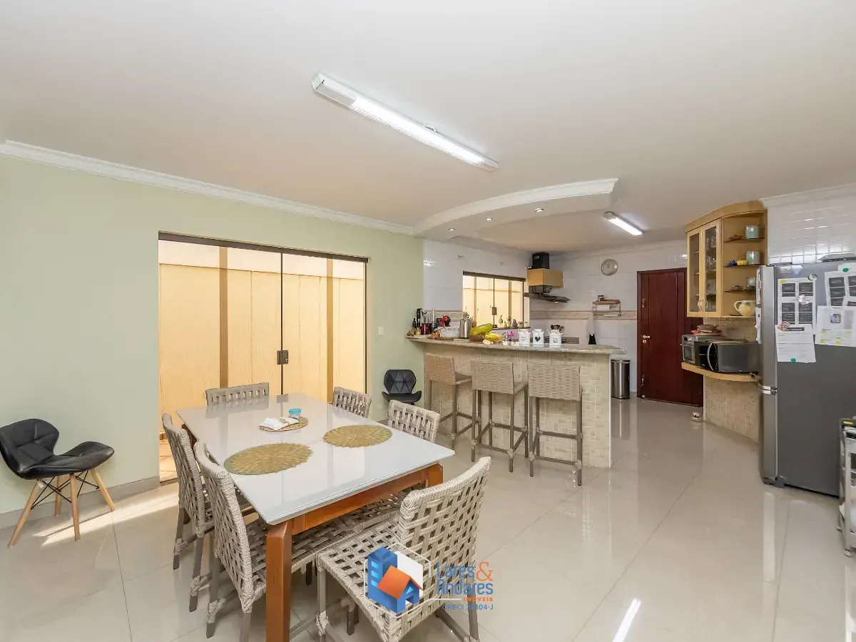 Imagem Sobrado para venda em Vila Alpina com 4 quartos, sendo 1 suíte, 320m²