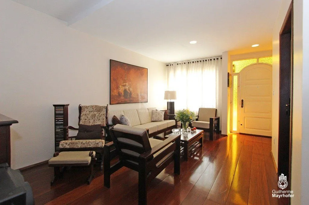 Imagem Casa para Venda - 240m², 5 dormitórios, sendo 1 suites, 3 vagas - Menino Deus