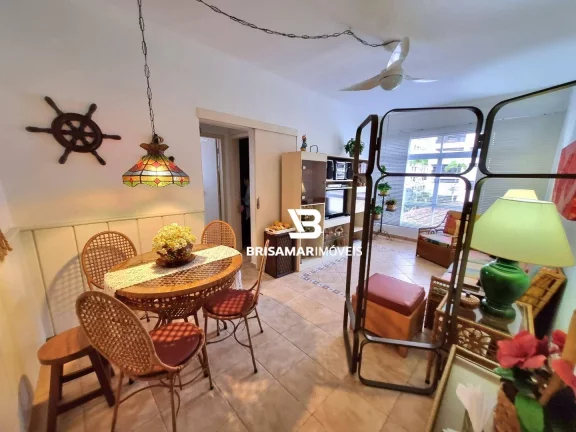 PITANGUEIRAS- LOCAL NOBRE , AMPLO APARTAMENTO CLARO E AREJADO , GARAGEM NO PRÉDIO.