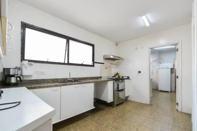 Imagem Apartamento à venda em São Paulo, Pacaembu, com 4 quartos, 379m2