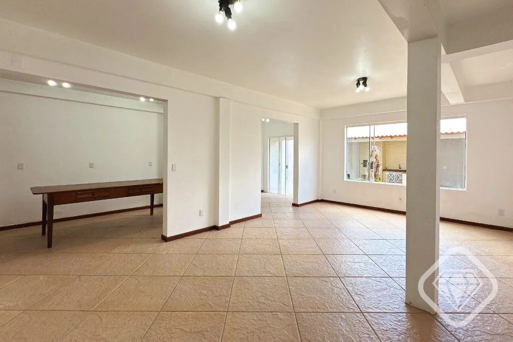 Imagem Casa espaÃ§osa e muito bem construÃ­da, ideal para quem busca conforto, privacidade Ã© um imÃ³vel sÃ...