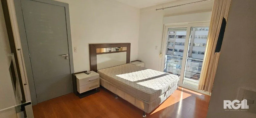 Imagem Lindo Apartamento Mobiliado de 1 domitório com 1 Suíte e Sacada