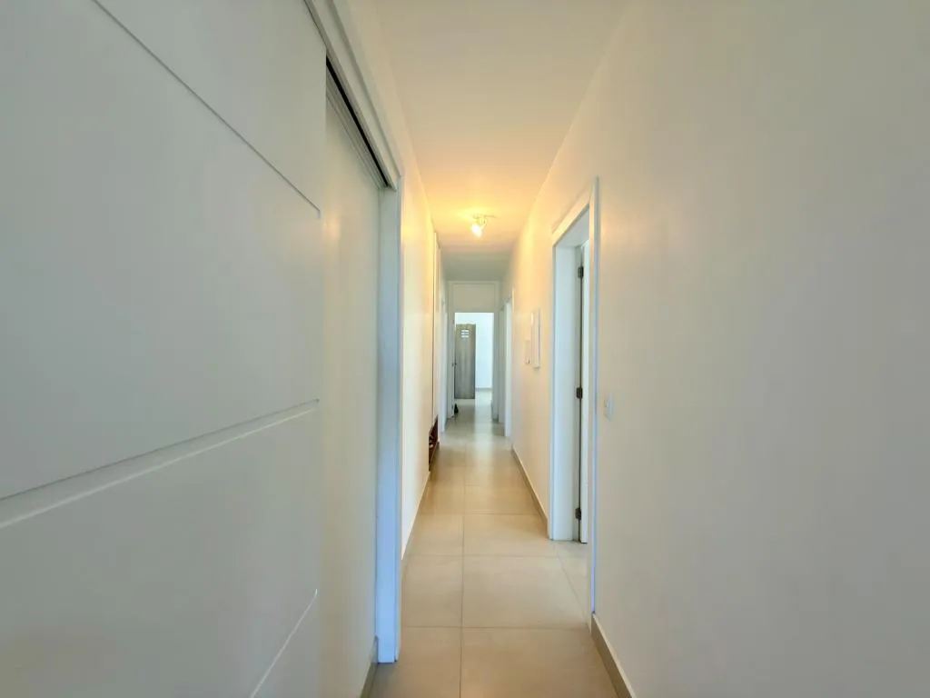 Imagem Casa em Condominio 4 Dormitórios - Bairro --