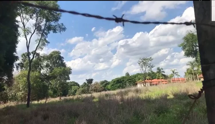 Imagem Terreno para chácara dentro de condomínio no interior de São Paulo