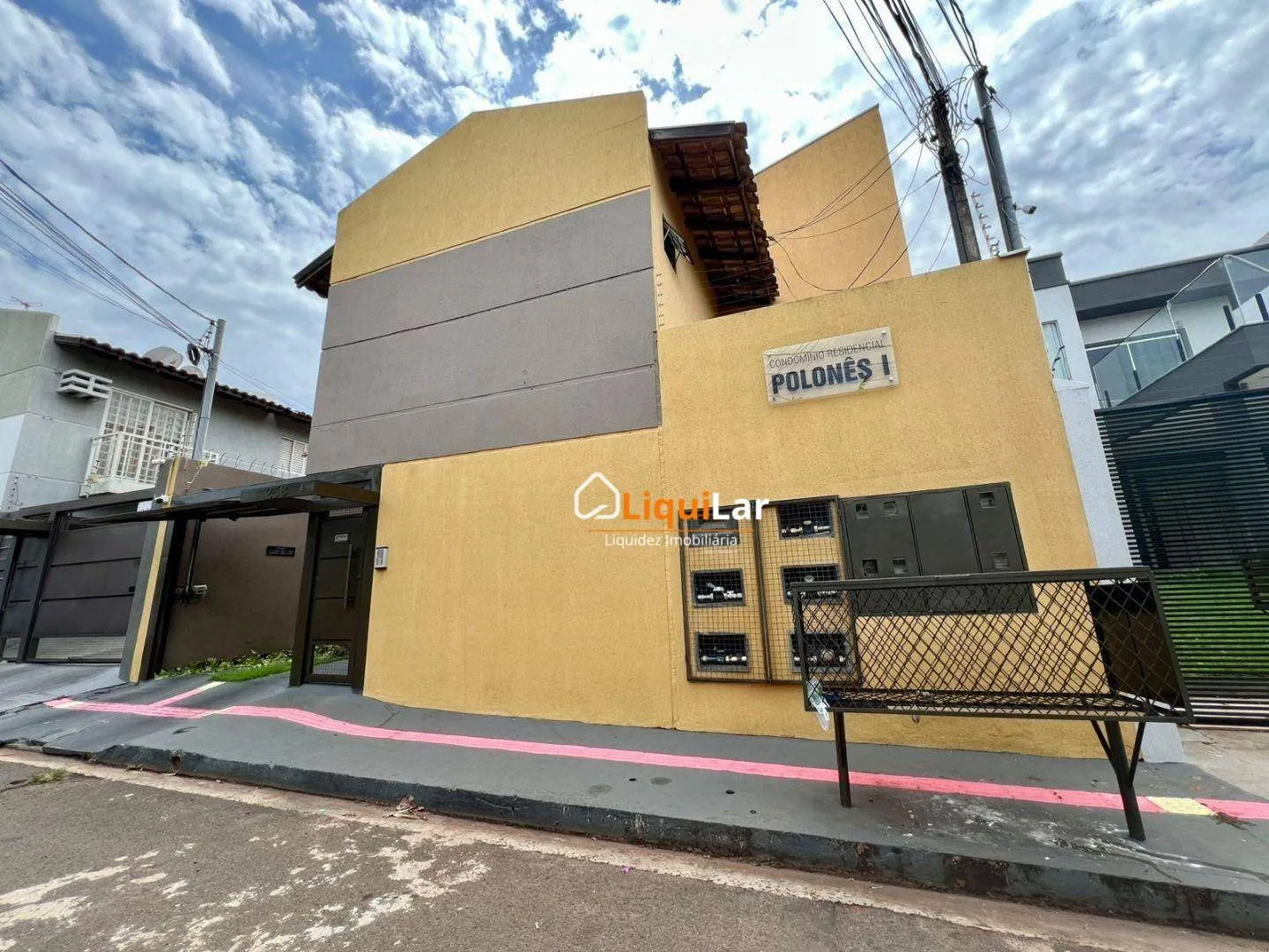 Imagem Sobrado para Locação no Condomínio Residencial Polonês 1 com 3 Quartos, 2 Suítes e Condomínio Exclusivo