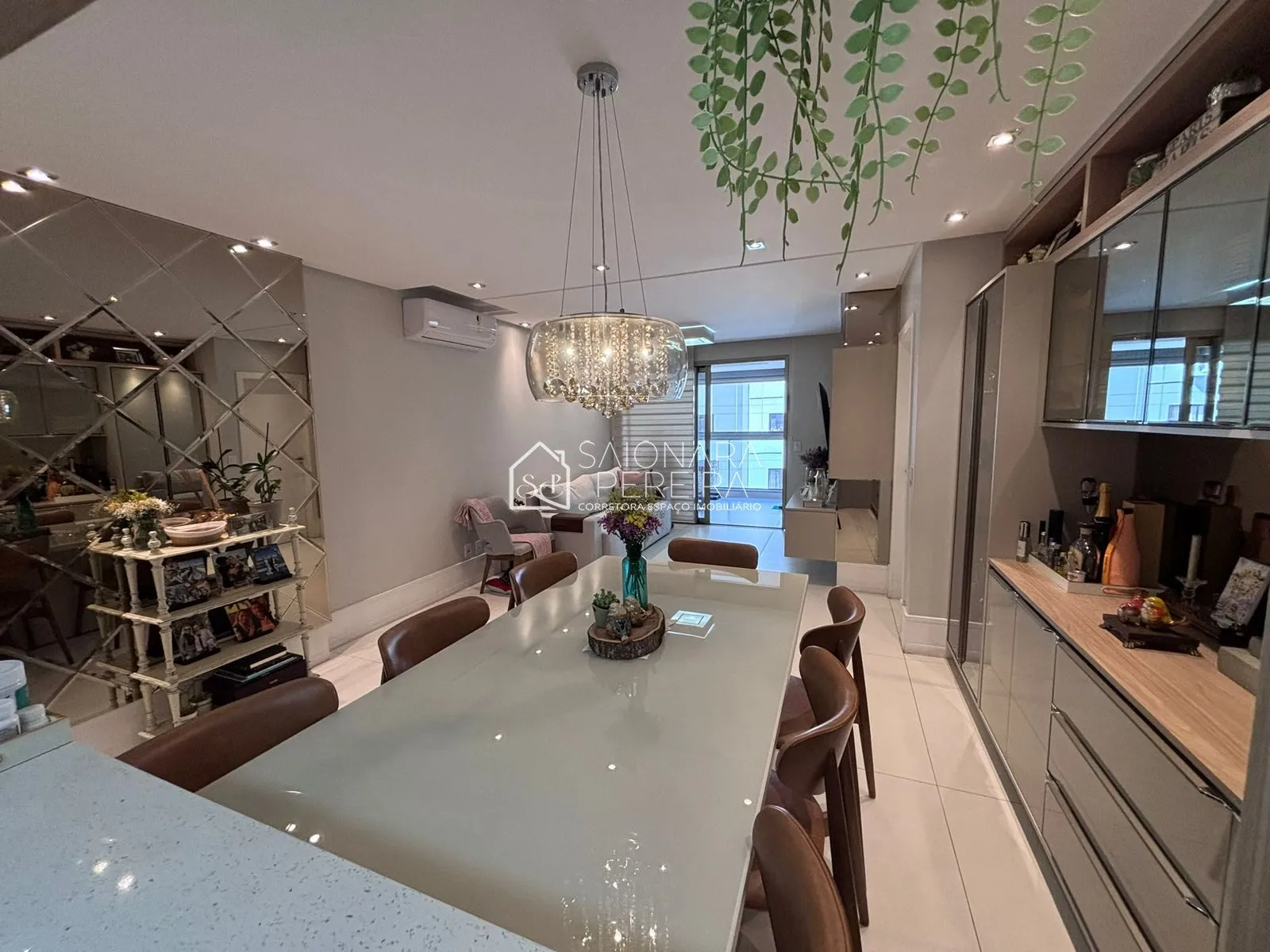 Imagem Apartamento MOBILIADO com 3 suítes e vista para o mar à venda no bairro Estreito, Florianópolis