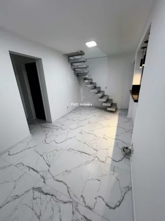 Imagem Cobertura em Interlagos, São Paulo-SP: 2 quartos, 2 banheiros, 2 vagas de garagem e 104,00 m² de área.
