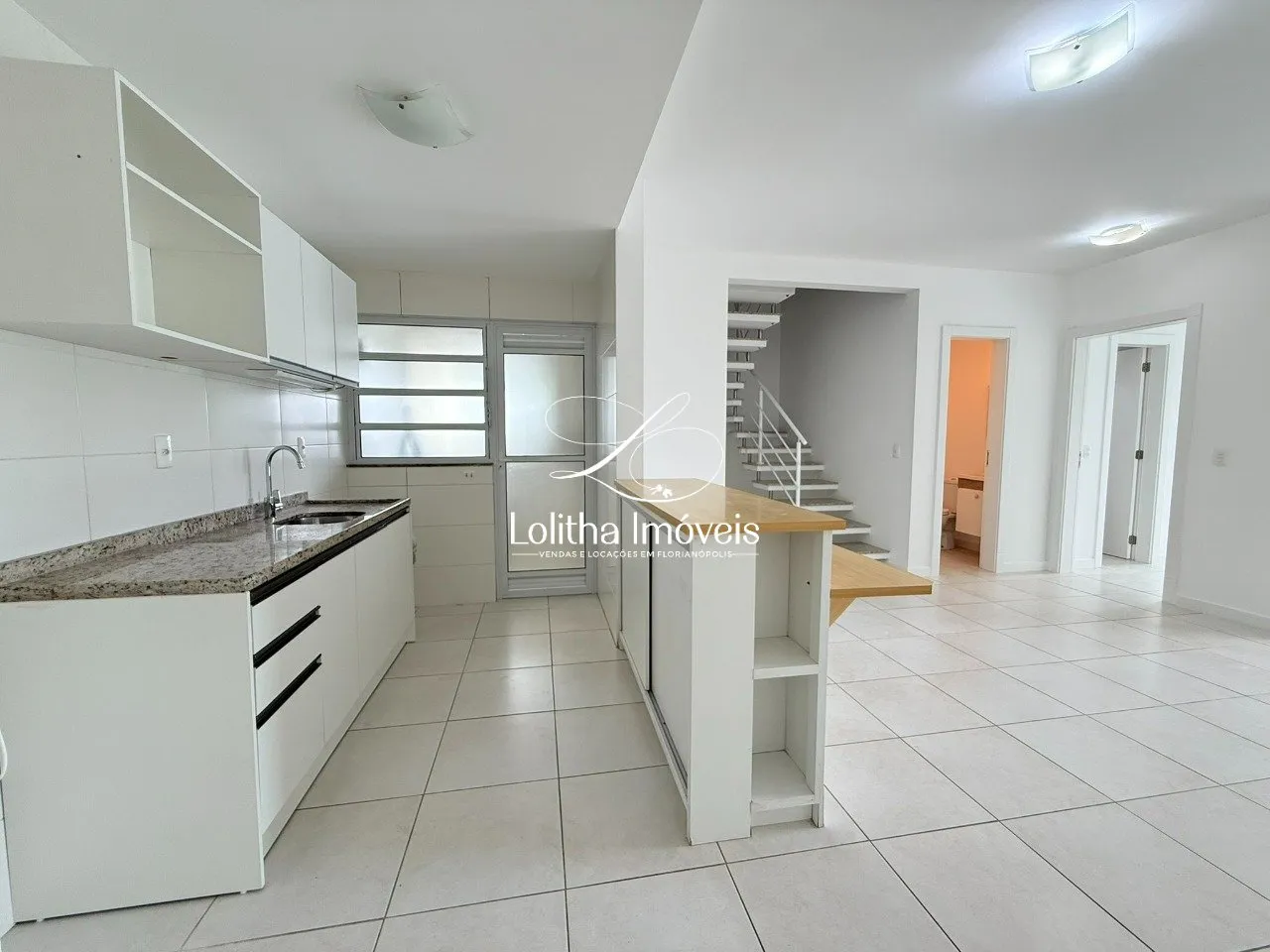 Imagem Cobertura Duplex com 3 suítes e 4 vagas para aluguel- Itacorubi, Florianópolis/SC