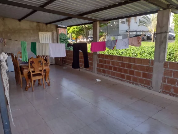 Imagem VENDE-SE CASA COM TERRENO GRANDE CRECI/MG 42.187