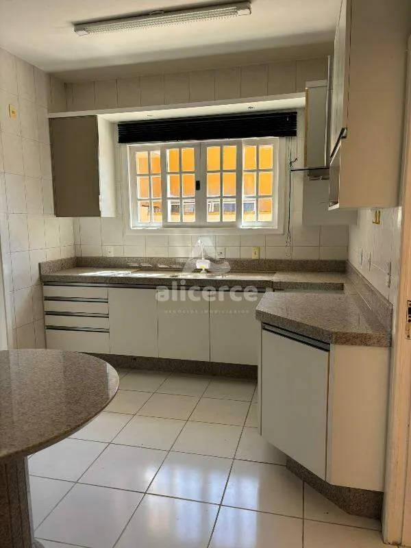 Imagem Casa à venda l 5 dórmitórios, 1 suíte l 237,83m² l Balneário do Estreito - Florianópolis/SC