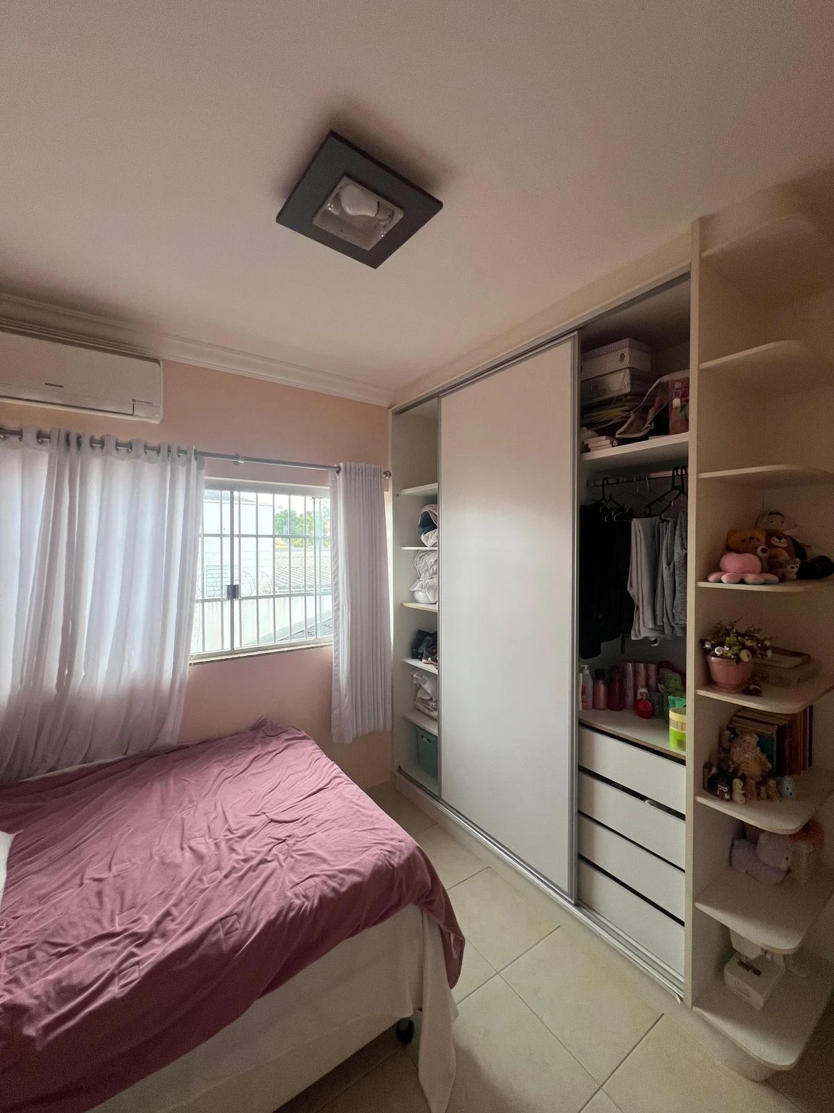 Imagem Sobrado com 4 Quartos à Venda, 200 m² em Jardim Atlântico - Goiânia