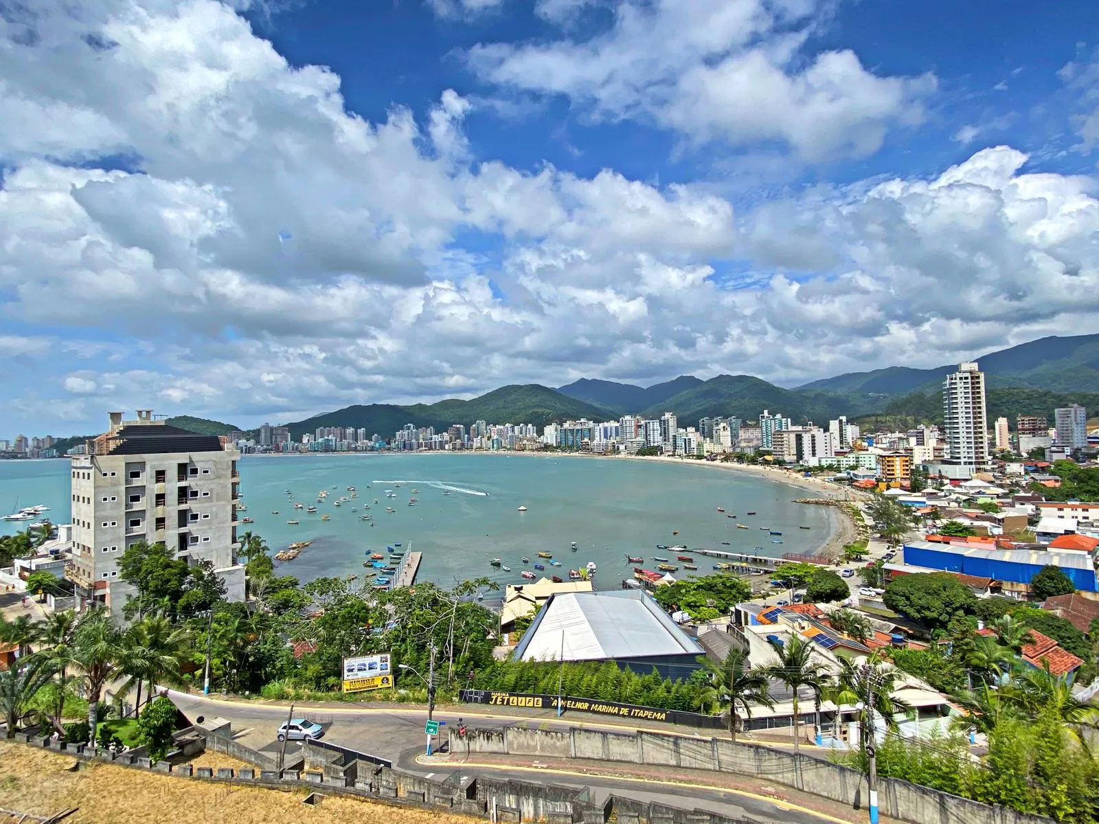 Imagem Casa com vista para o mar à venda com 200m2 por R$ 3.250.000,00