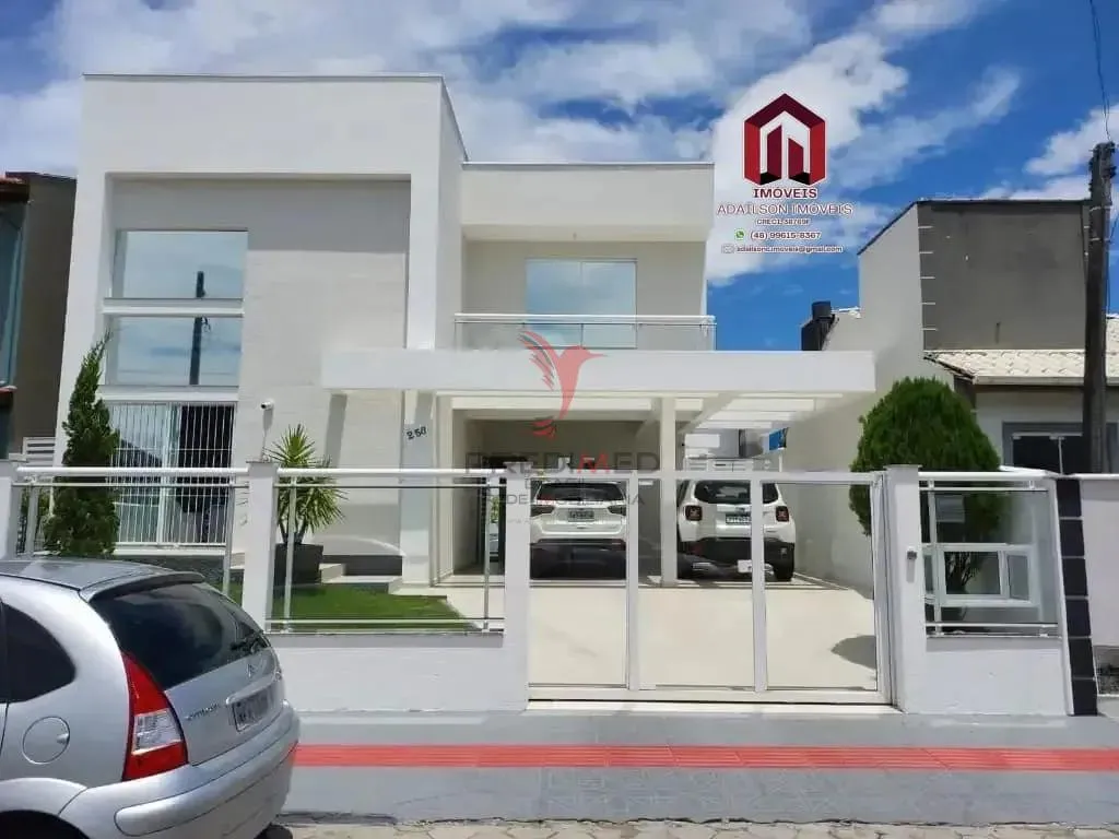 Foto do imóvel EXCELENTE CASA COM 4 DORMITORIOS PARA A VENDA - EM FLORIANOPOLIS SC BRASIL em Carianos, Florianópolis - SC